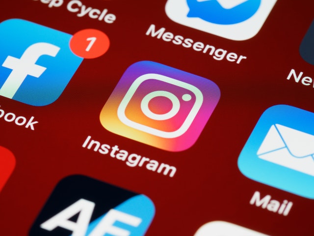 InstagramとFacebookを連携して同時投稿する方法